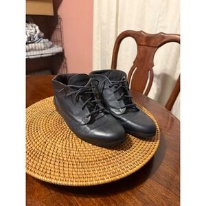 Munro Sport Womens 9 WW Navy Blue Leather Lace Up Ankle Boots M60968 USA Made